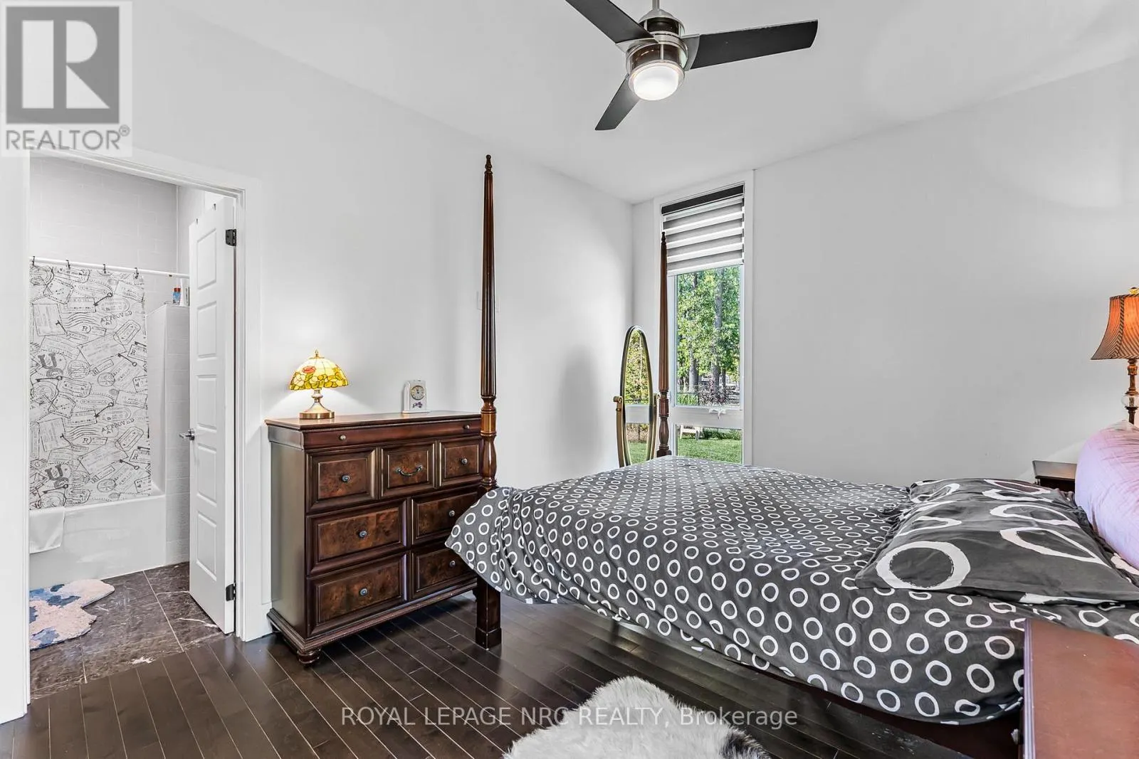 888 EDGEMERE ROAD
