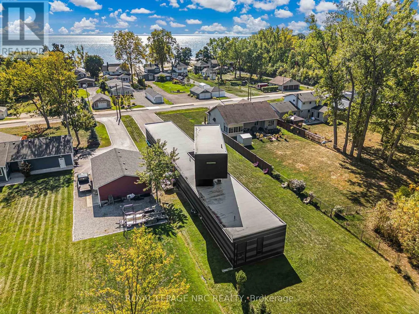 888 EDGEMERE ROAD