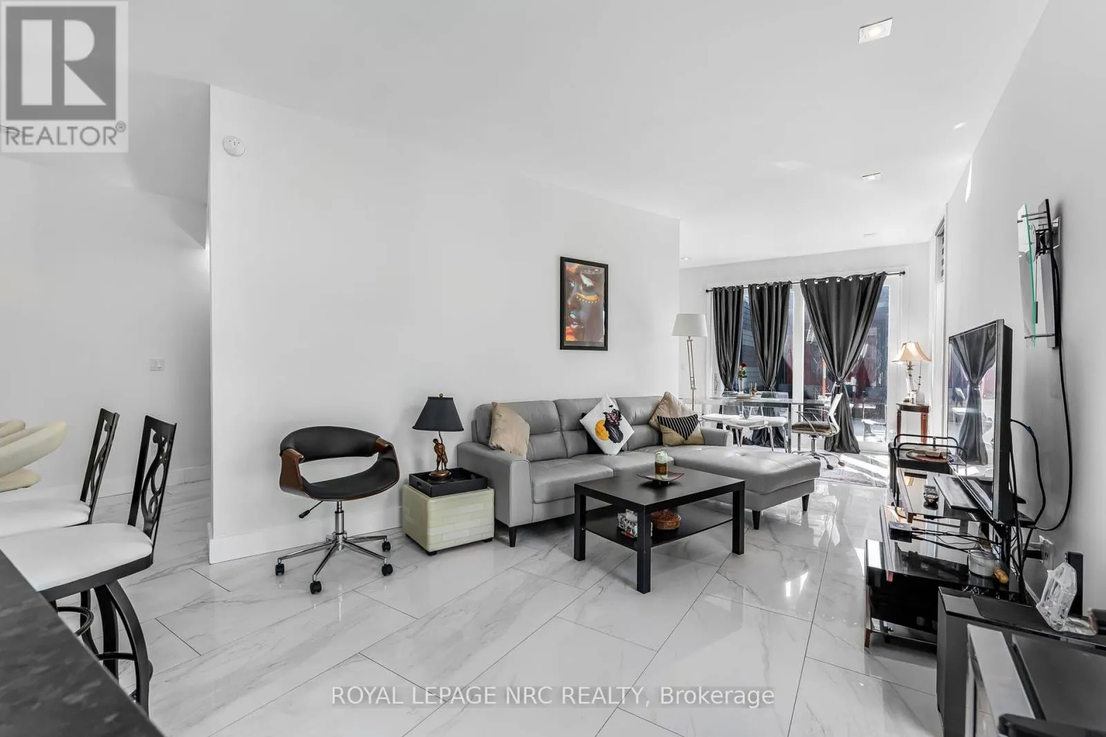 888 EDGEMERE ROAD