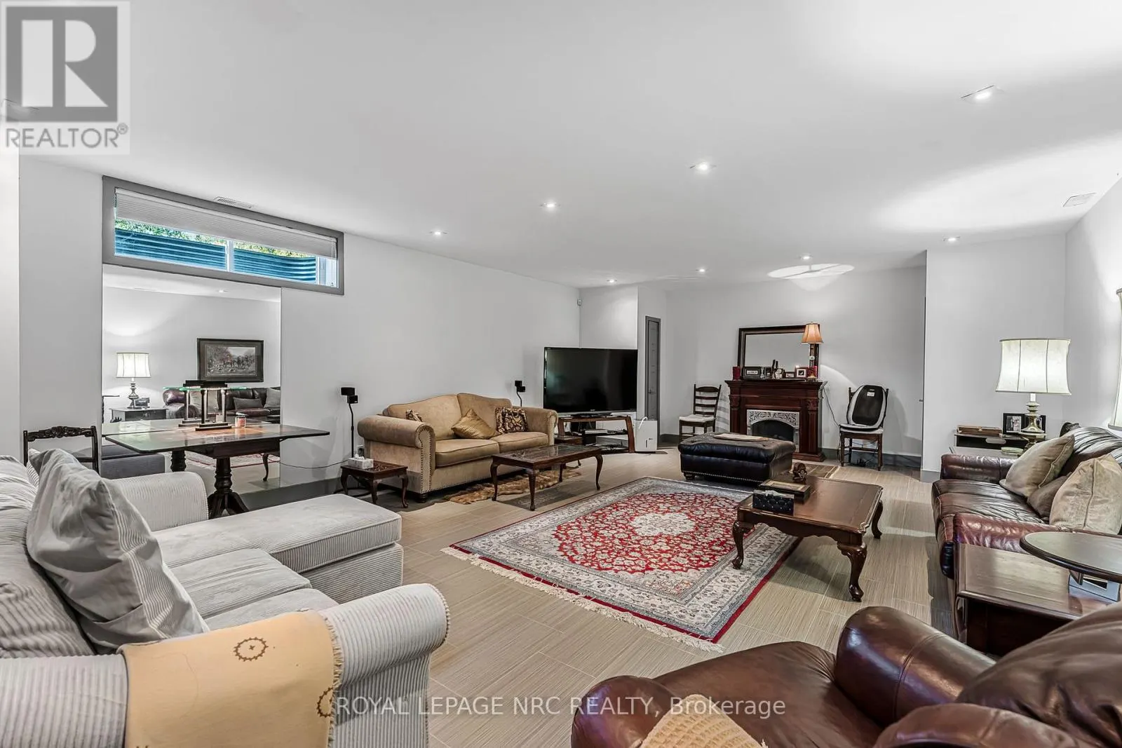 888 EDGEMERE ROAD