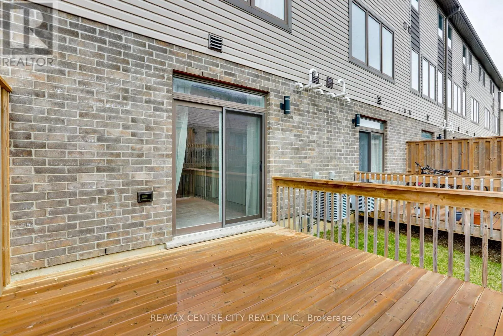 106 - 2070 MEADOWGATE BOULEVARD, #106