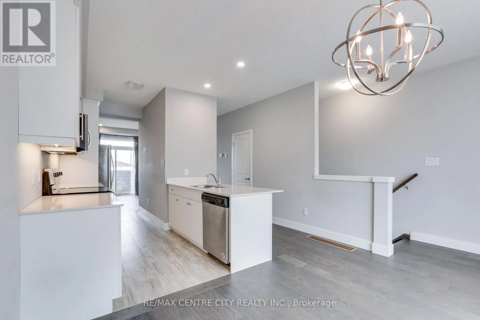 106 - 2070 MEADOWGATE BOULEVARD, #106