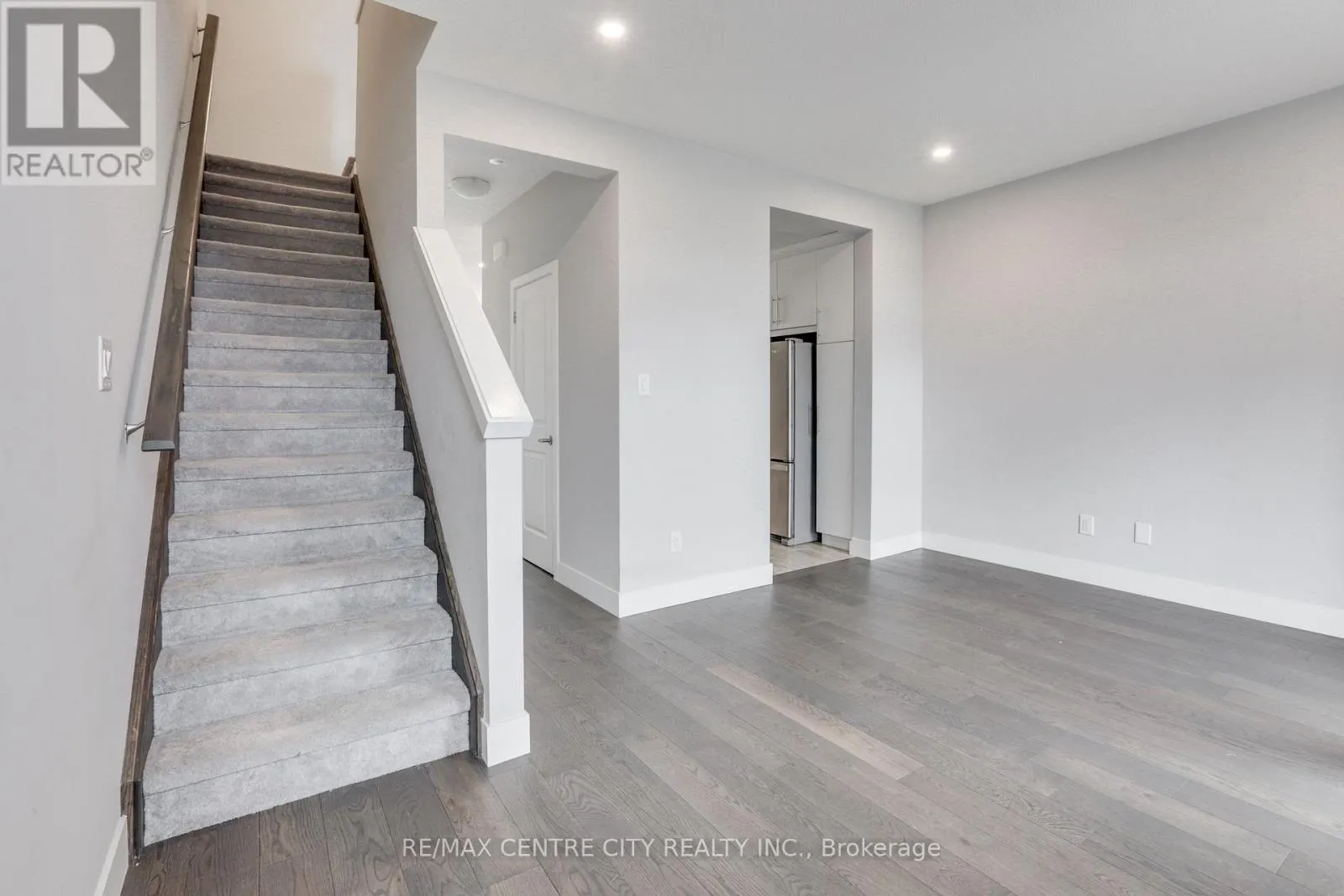 106 - 2070 MEADOWGATE BOULEVARD, #106