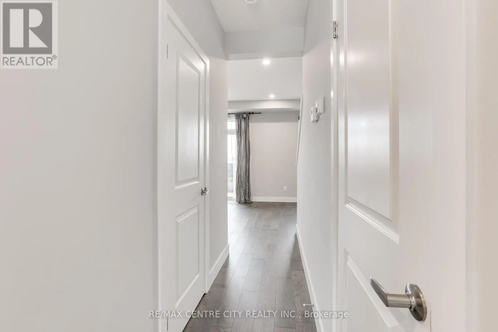 106 - 2070 MEADOWGATE BOULEVARD, #106