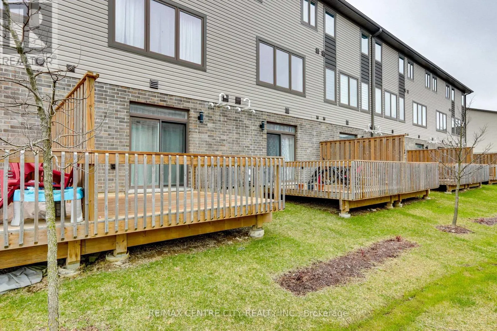 106 - 2070 MEADOWGATE BOULEVARD, #106