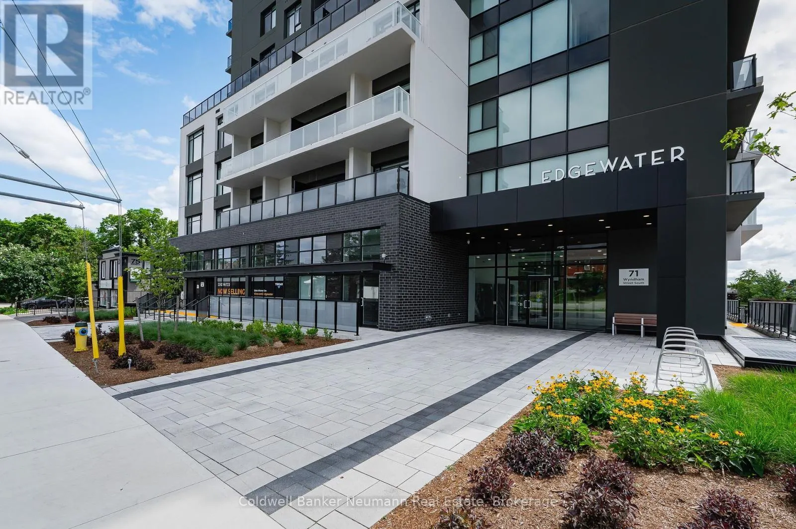 209 - 71 WYNDHAM STREET S, #209