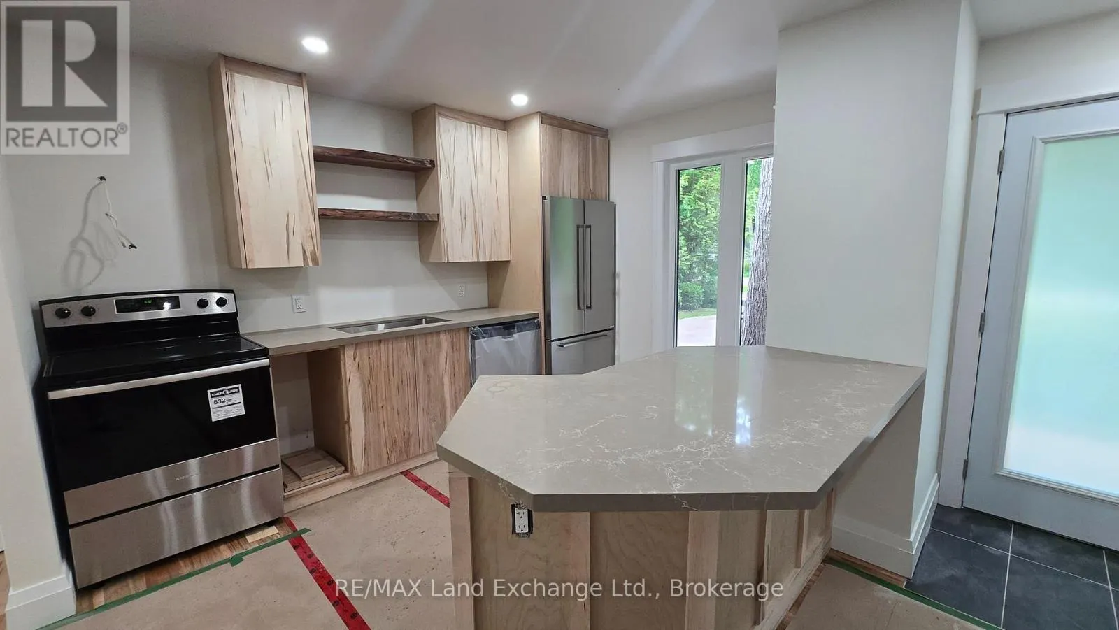 325 OJIBWA TRAIL