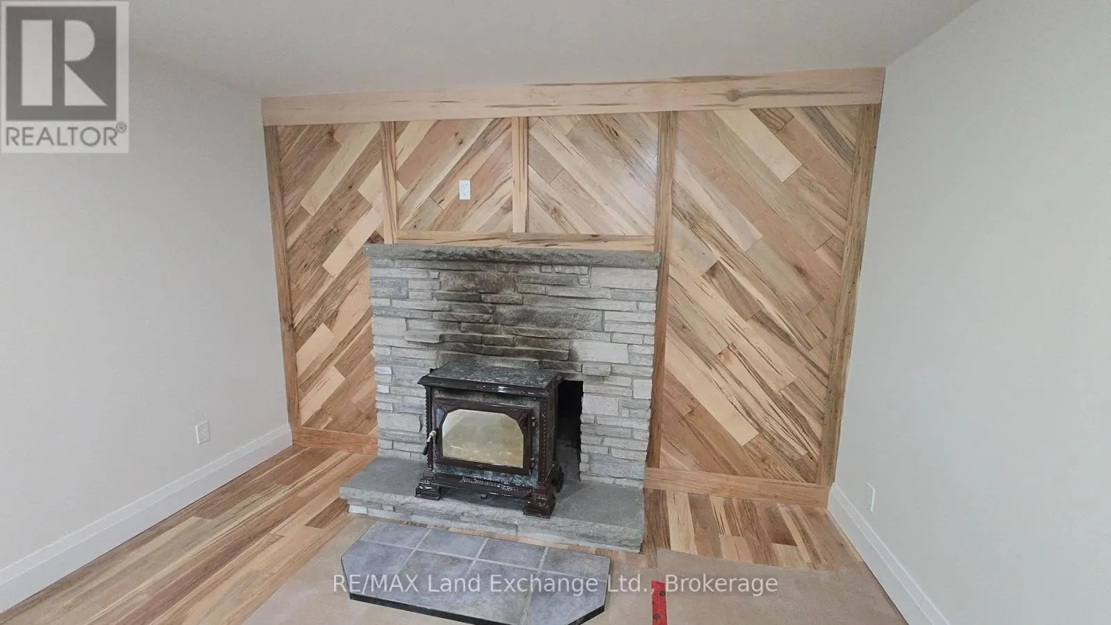 325 OJIBWA TRAIL