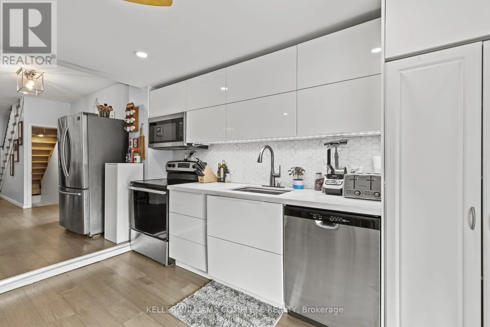 55 ALBERT STREET W