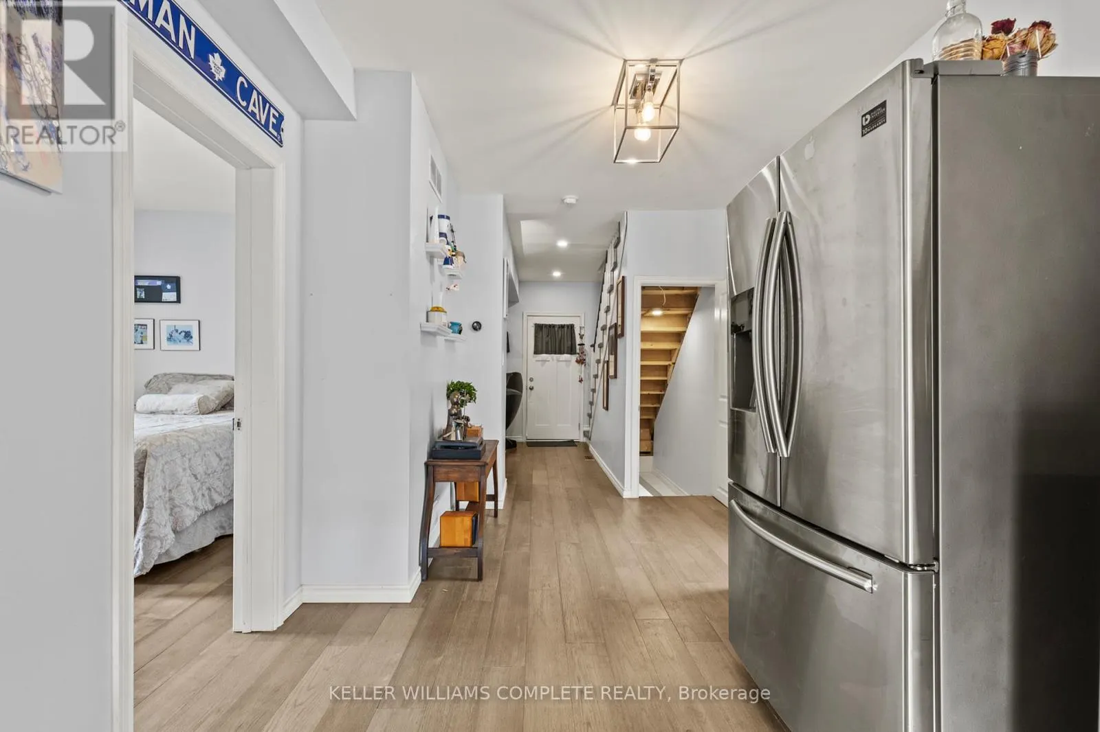 55 ALBERT STREET W