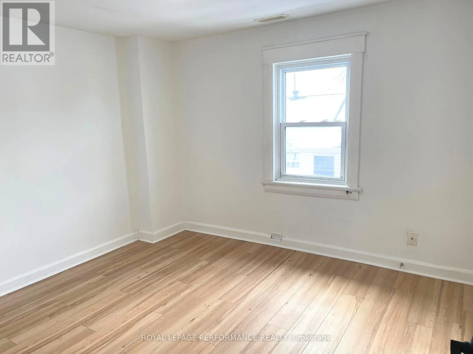 110 ELEVENTH STREET E