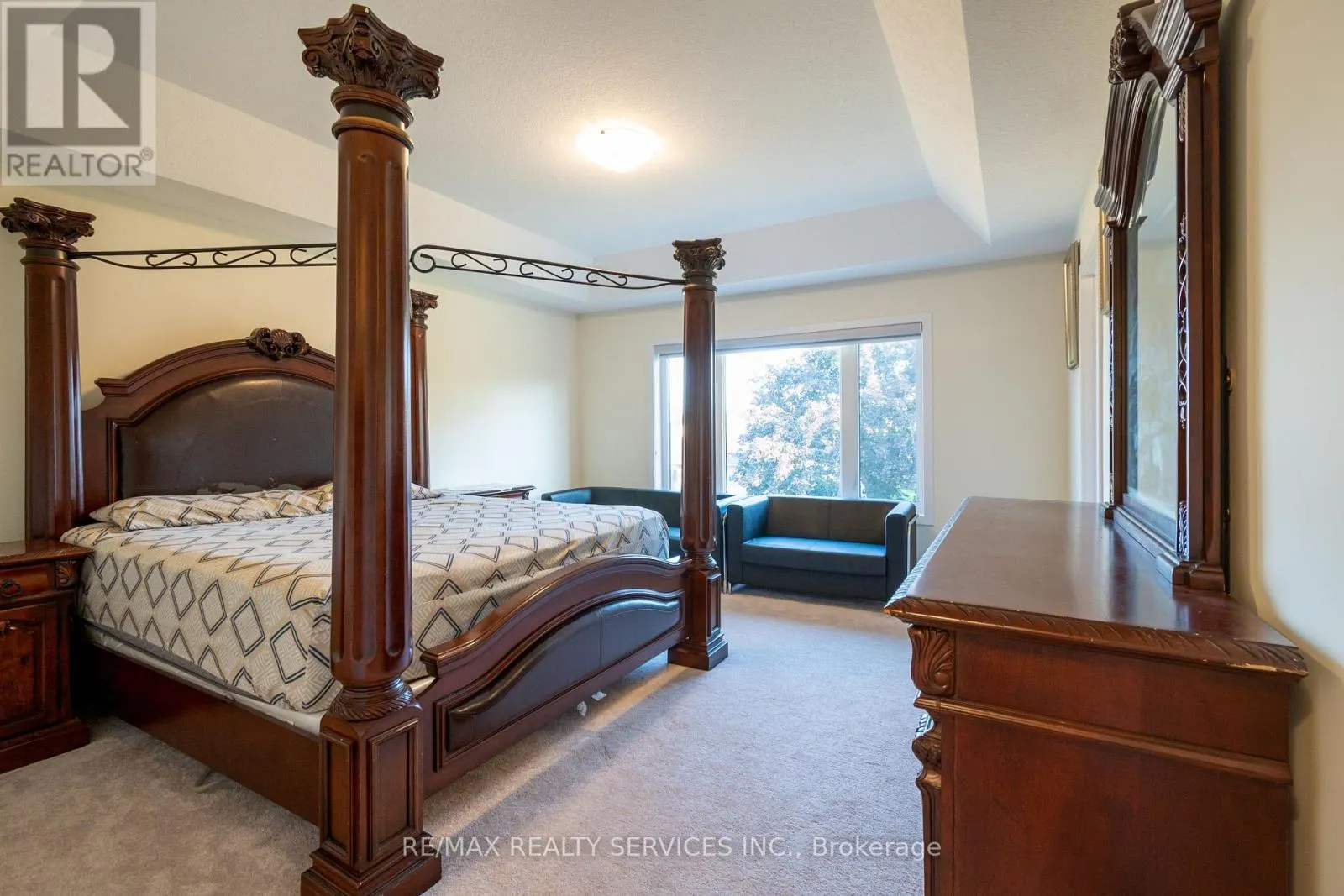 72 PAPERBIRCH DRIVE