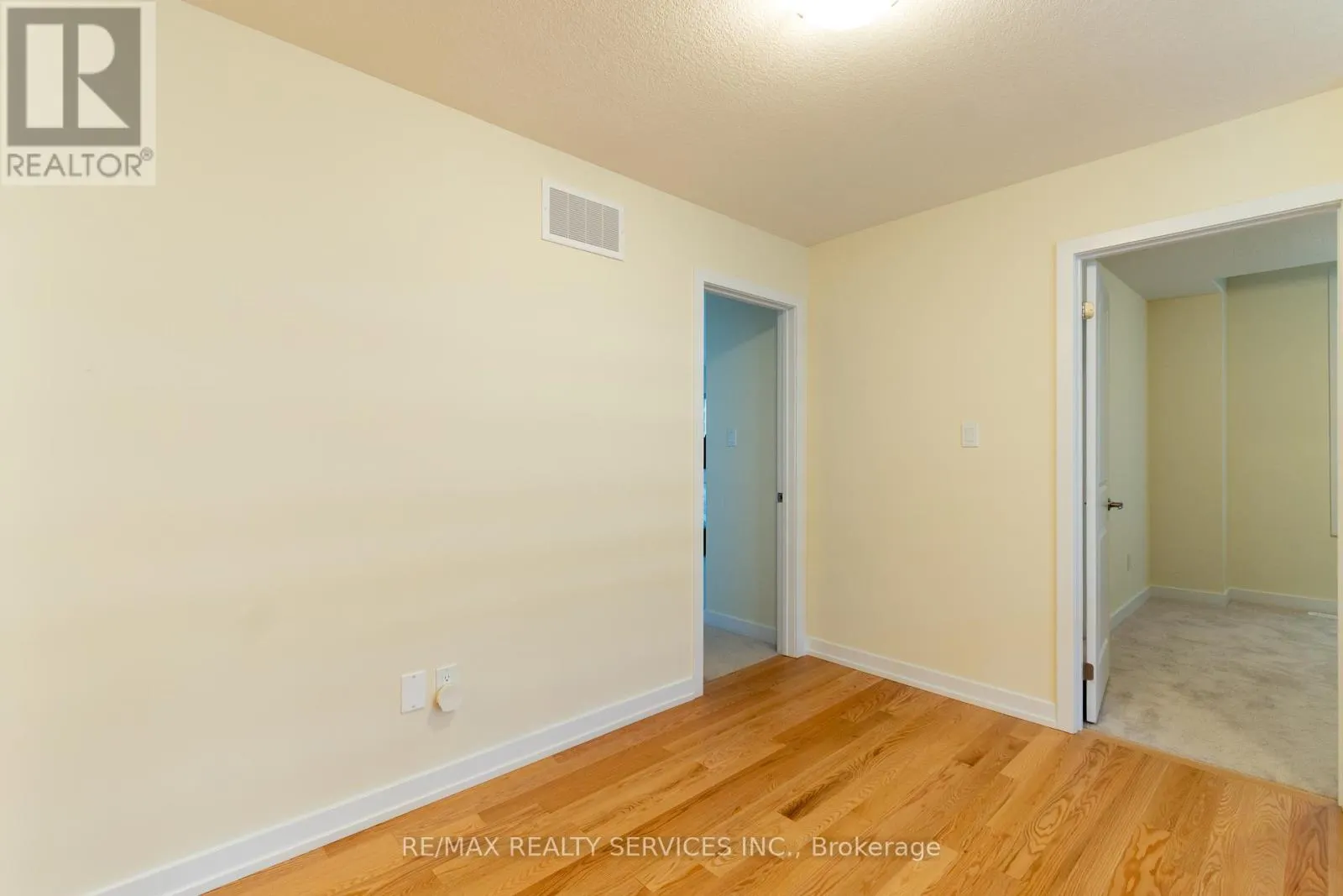72 PAPERBIRCH DRIVE