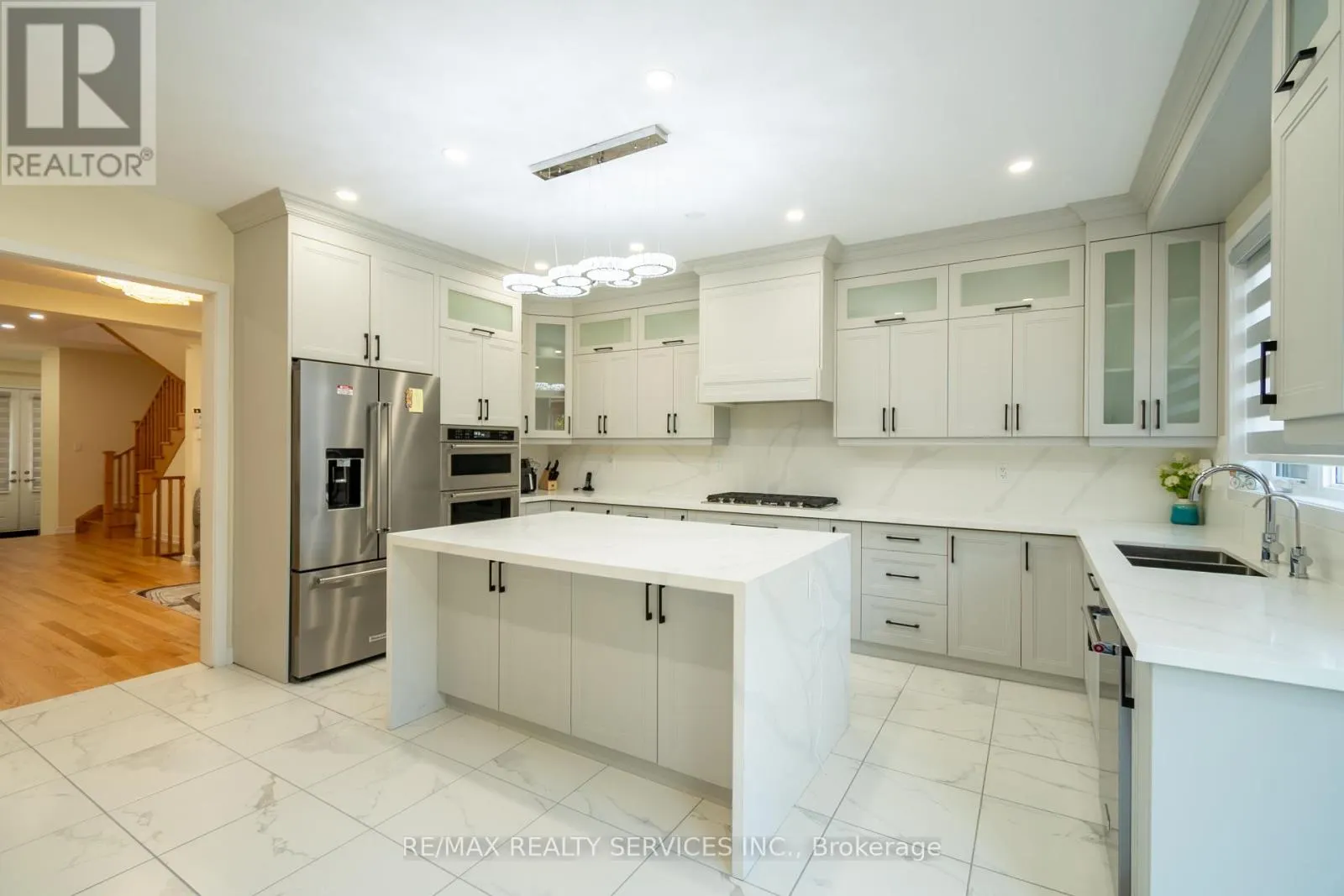 72 PAPERBIRCH DRIVE