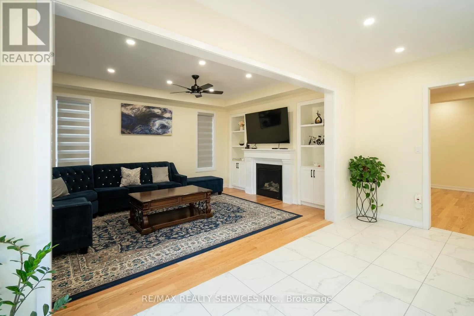 72 PAPERBIRCH DRIVE