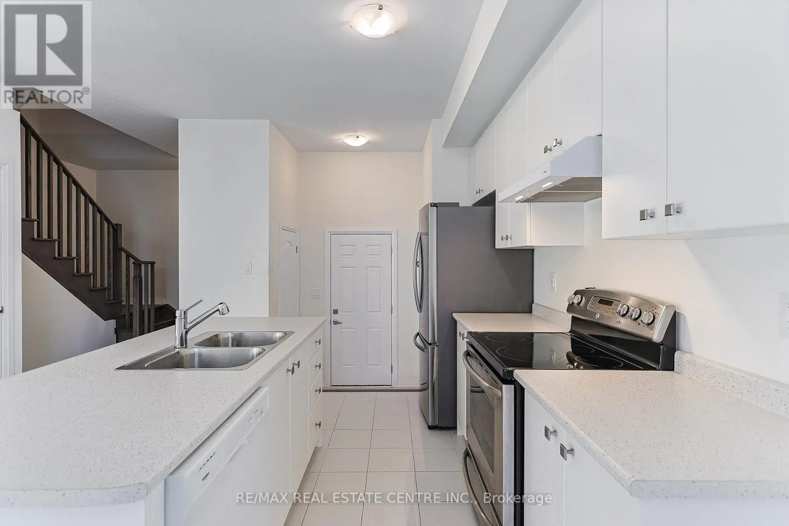 124 GRANVILLE CRESCENT