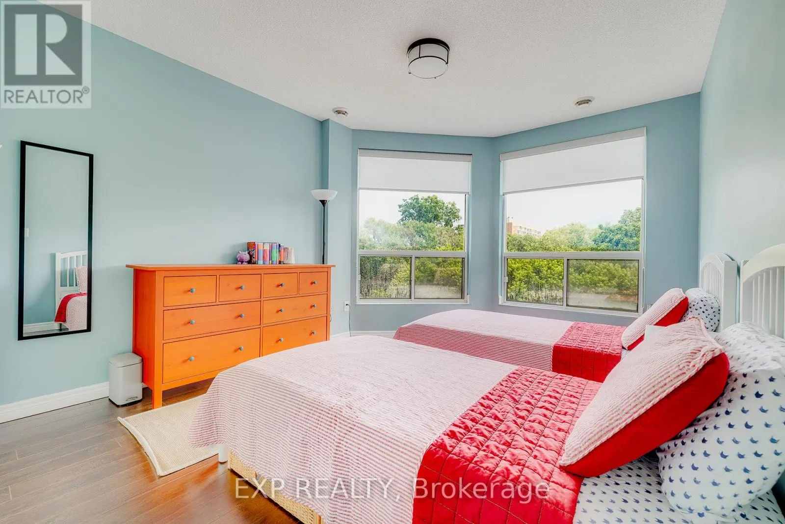 403 - 255 KEATS WAY