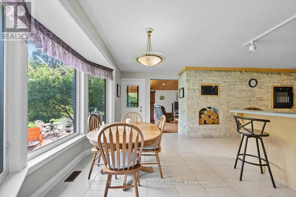 1717 LAKESHORE DRIVE