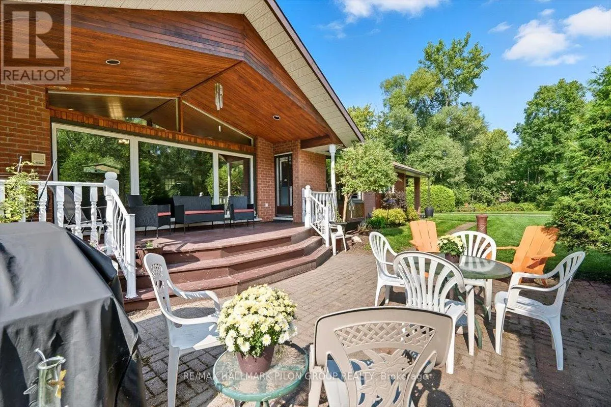 1717 LAKESHORE DRIVE