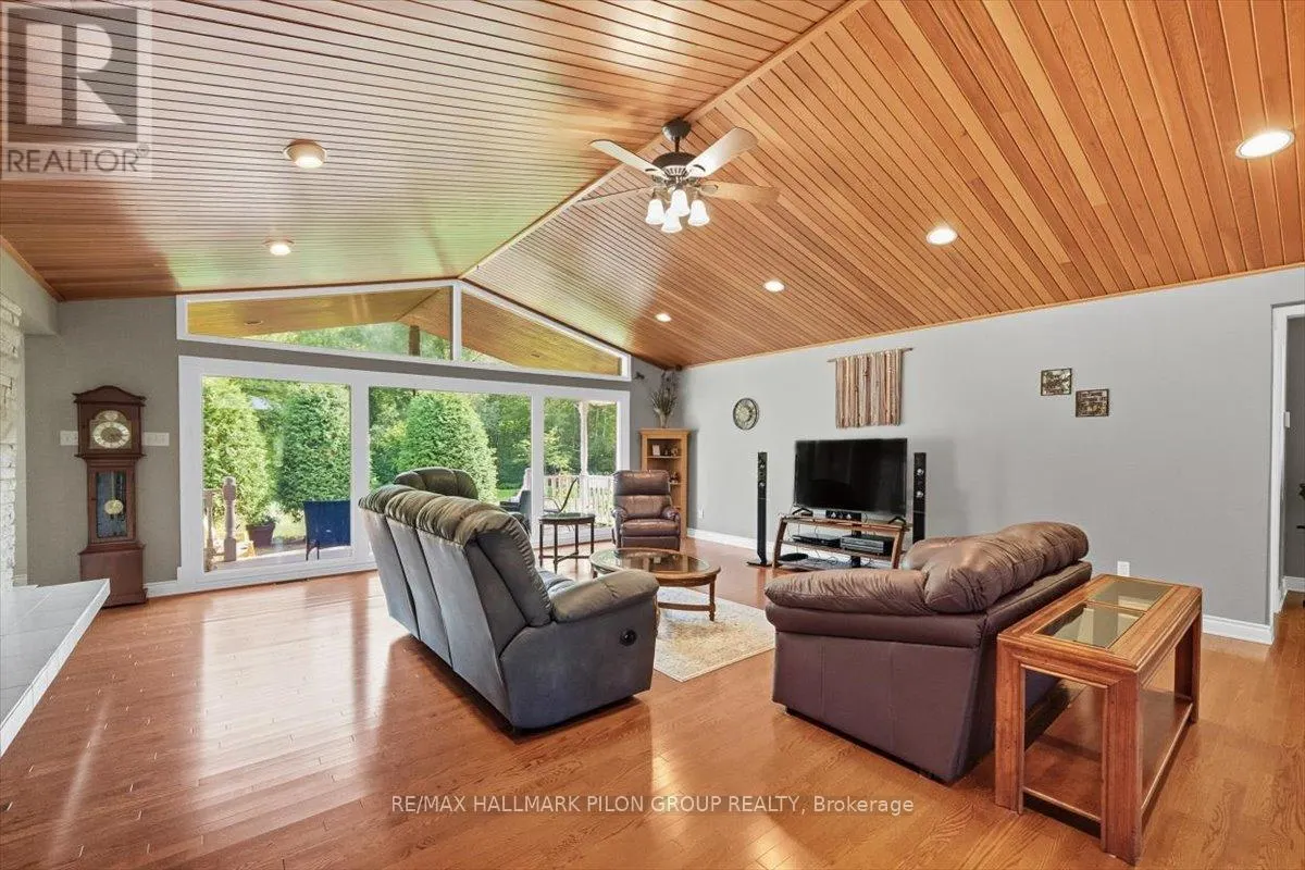 1717 LAKESHORE DRIVE