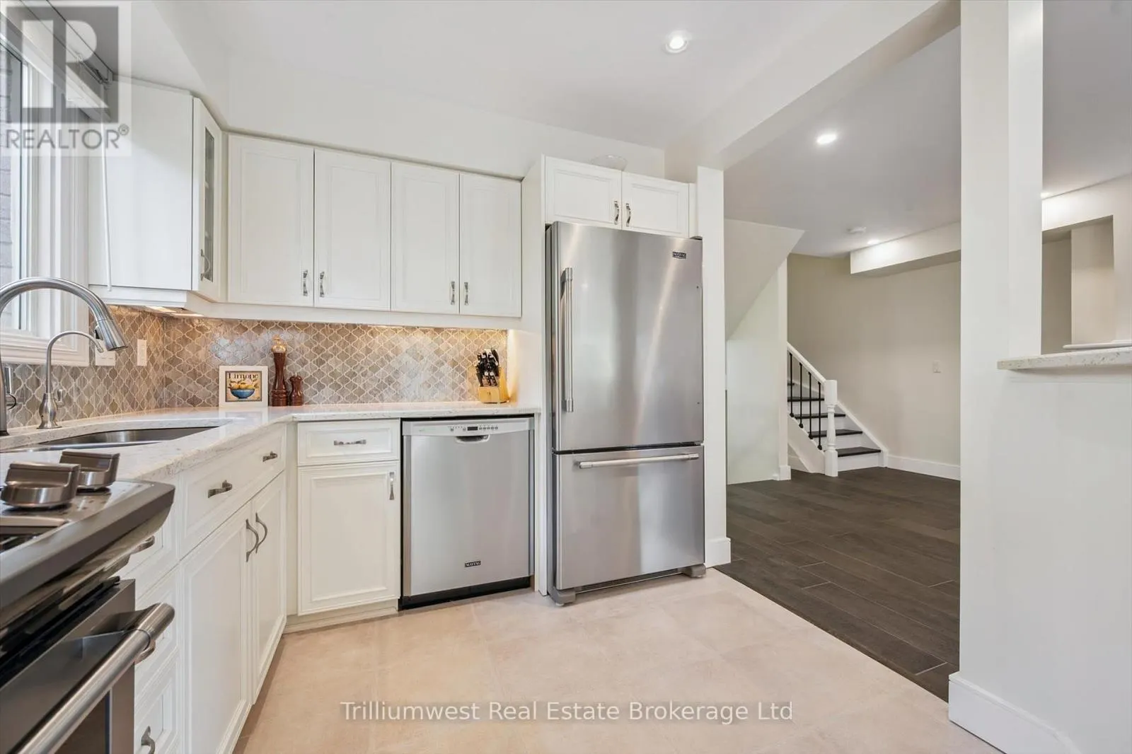 64 - 941 GORDON STREET, #64
