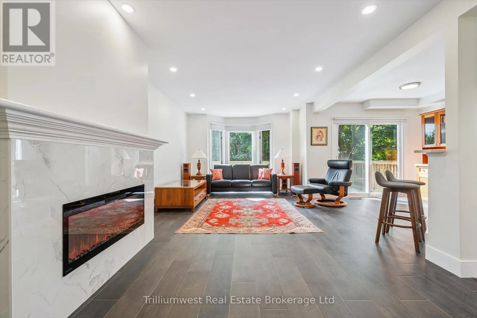 64 - 941 GORDON STREET, #64