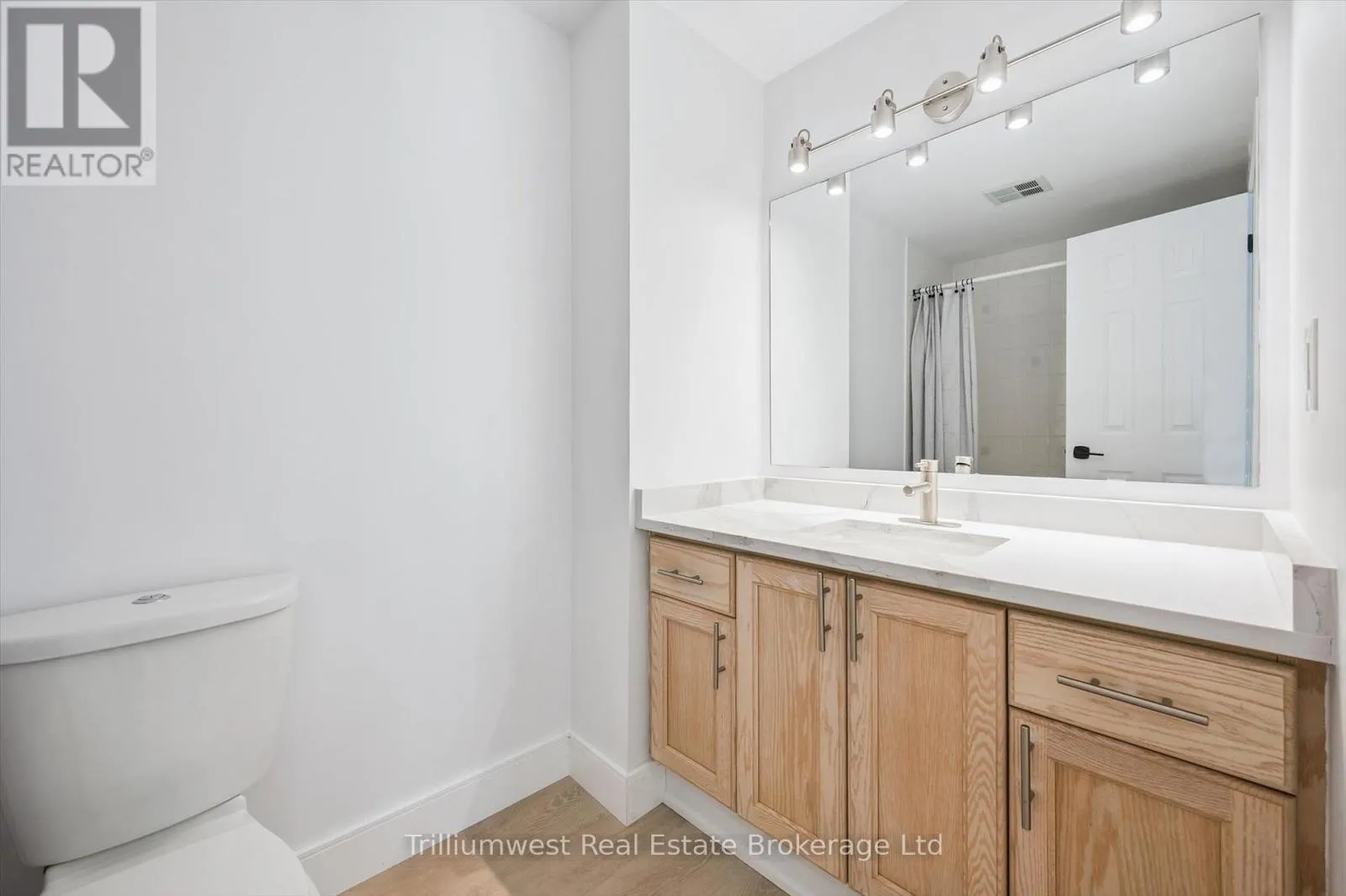 64 - 941 GORDON STREET, #64