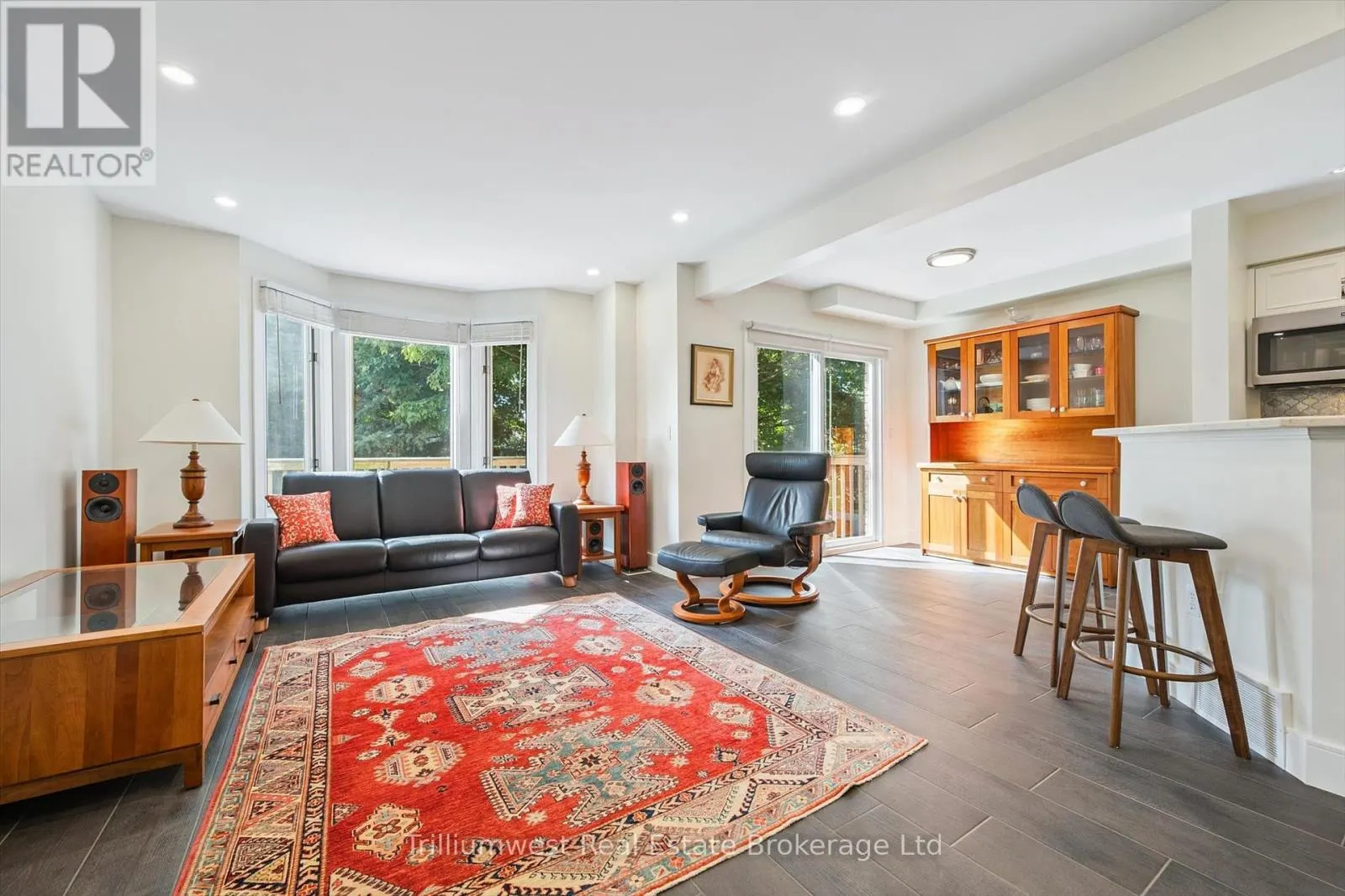 64 - 941 GORDON STREET, #64