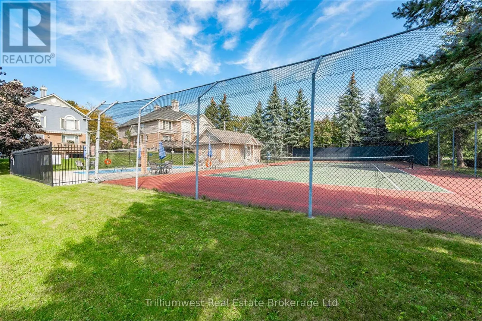64 - 941 GORDON STREET, #64