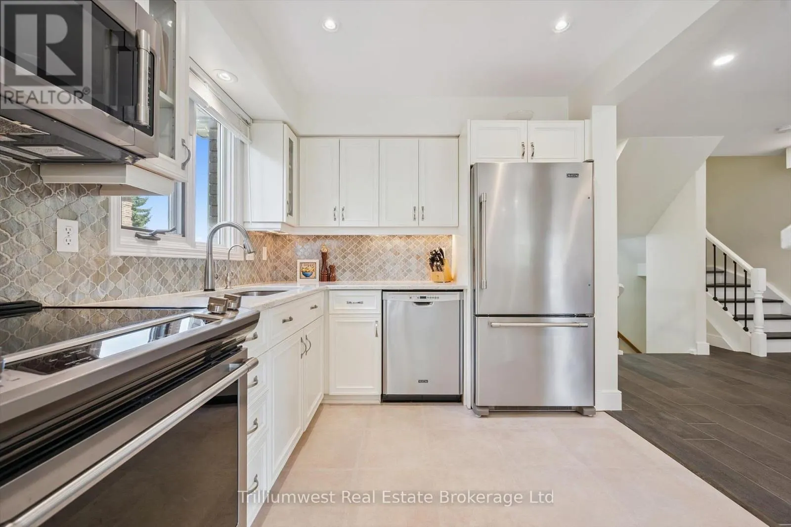 64 - 941 GORDON STREET, #64