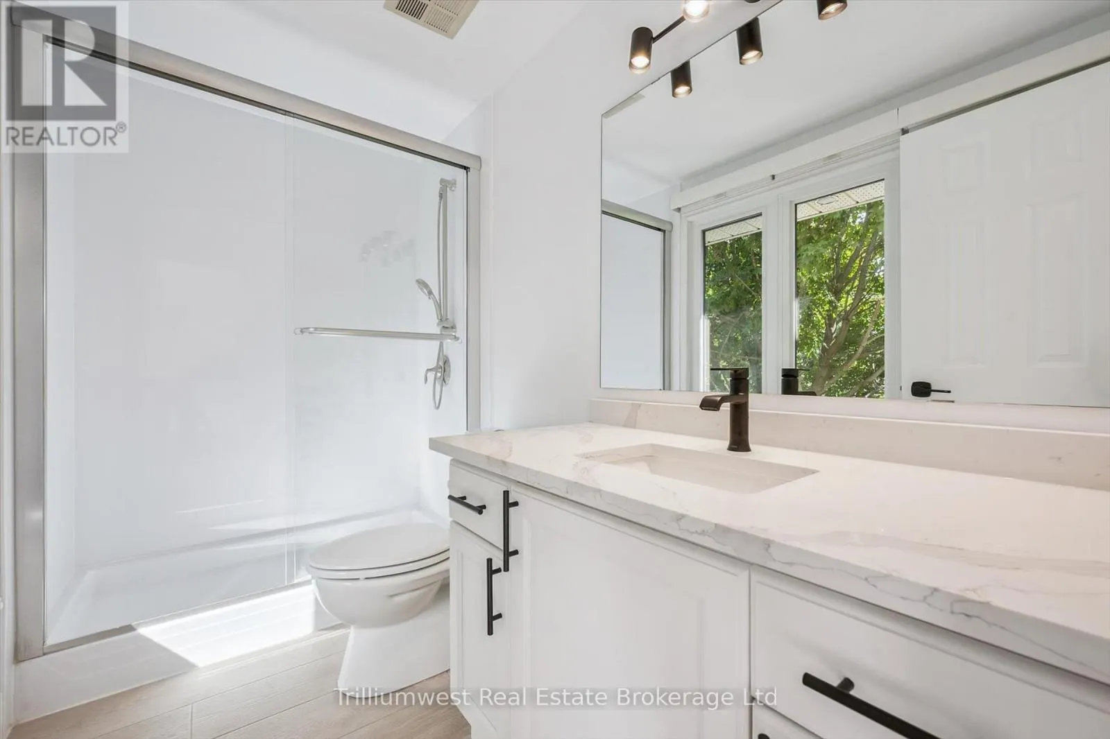 64 - 941 GORDON STREET, #64