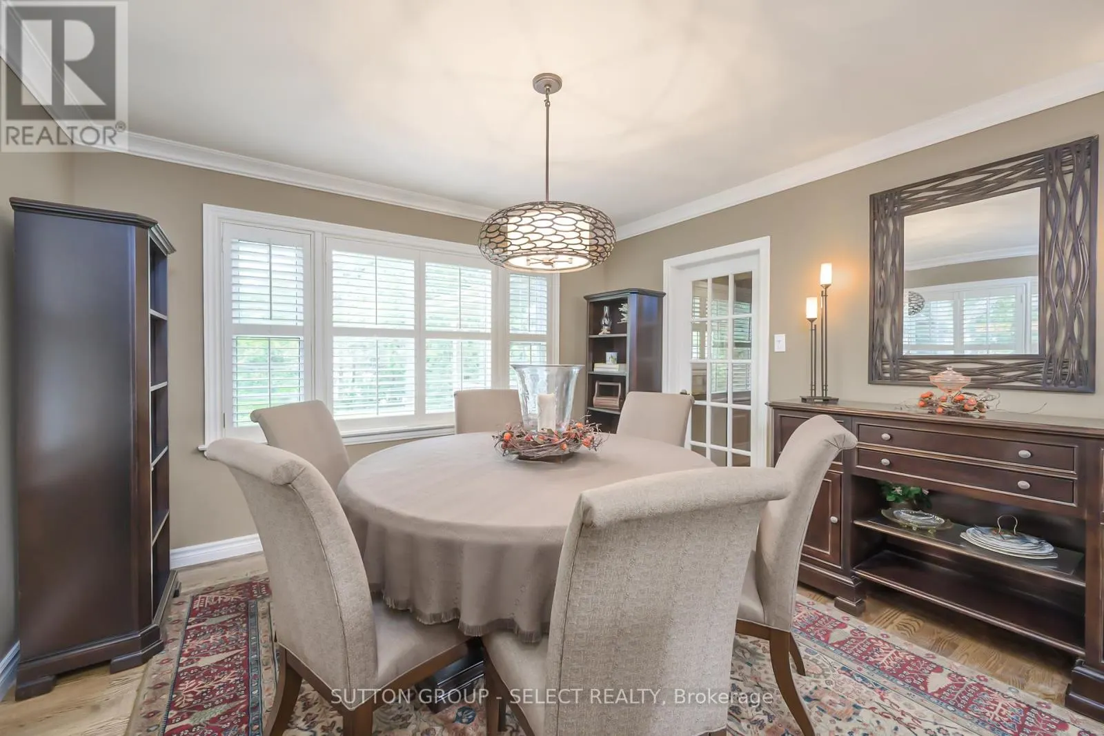 272 COMMISSIONERS ROAD E