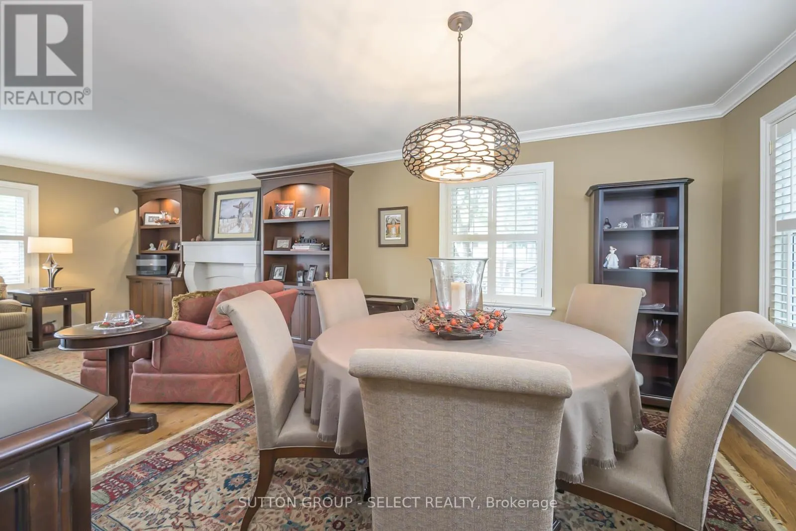 272 COMMISSIONERS ROAD E