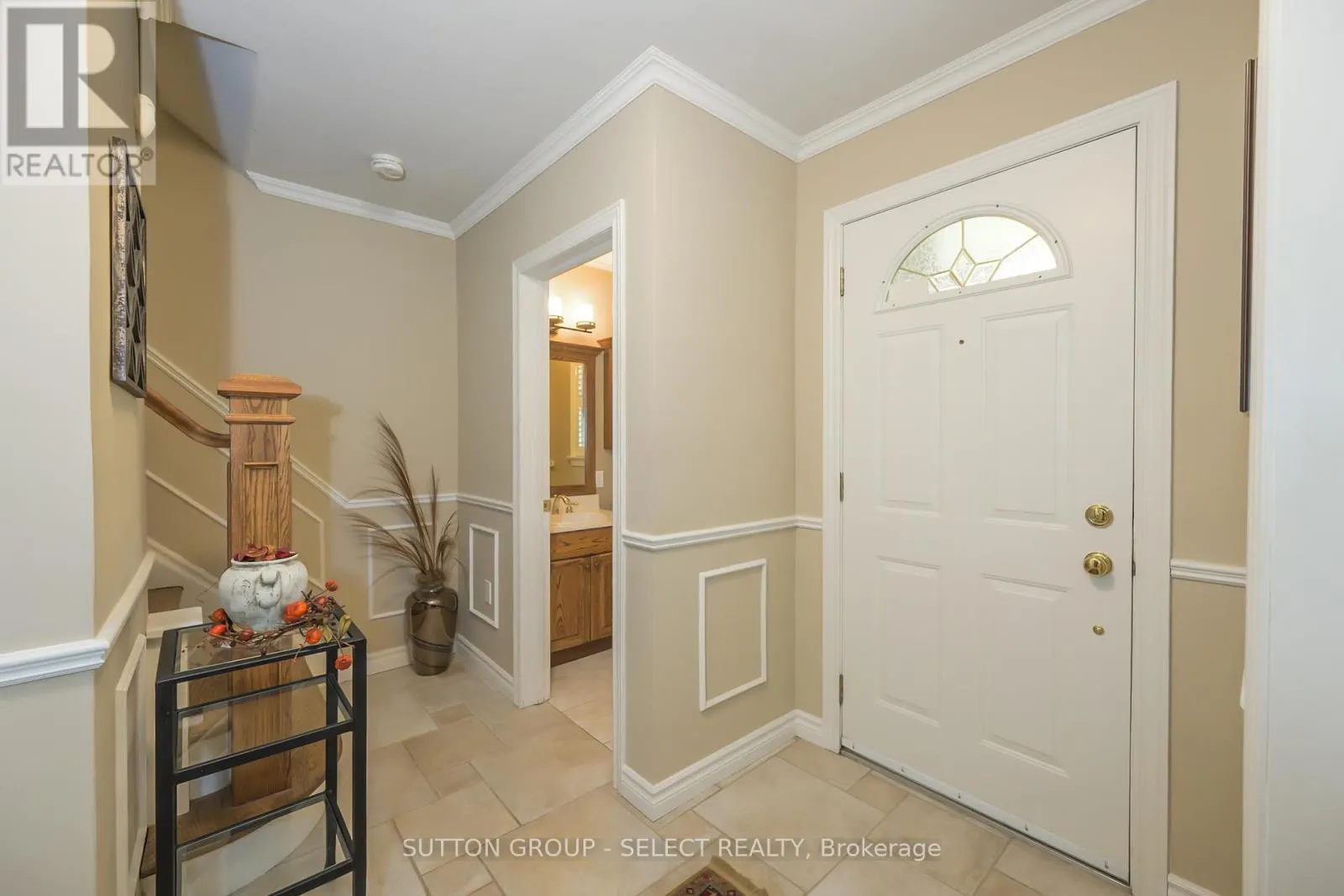 272 COMMISSIONERS ROAD E