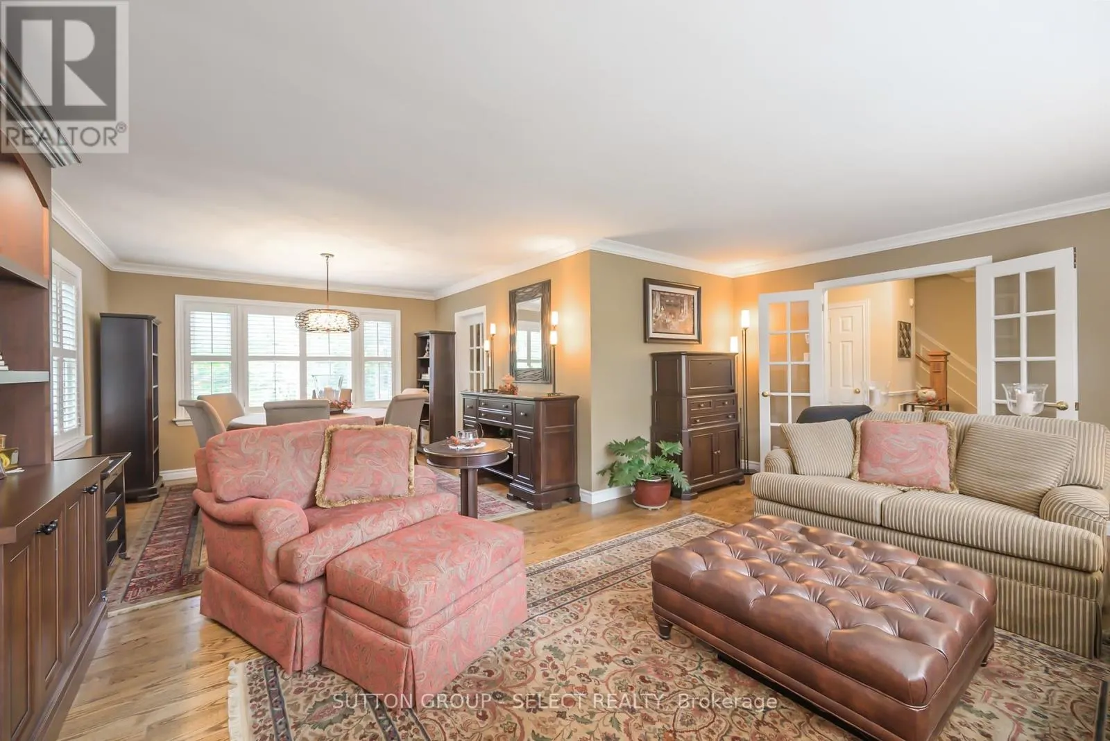 272 COMMISSIONERS ROAD E