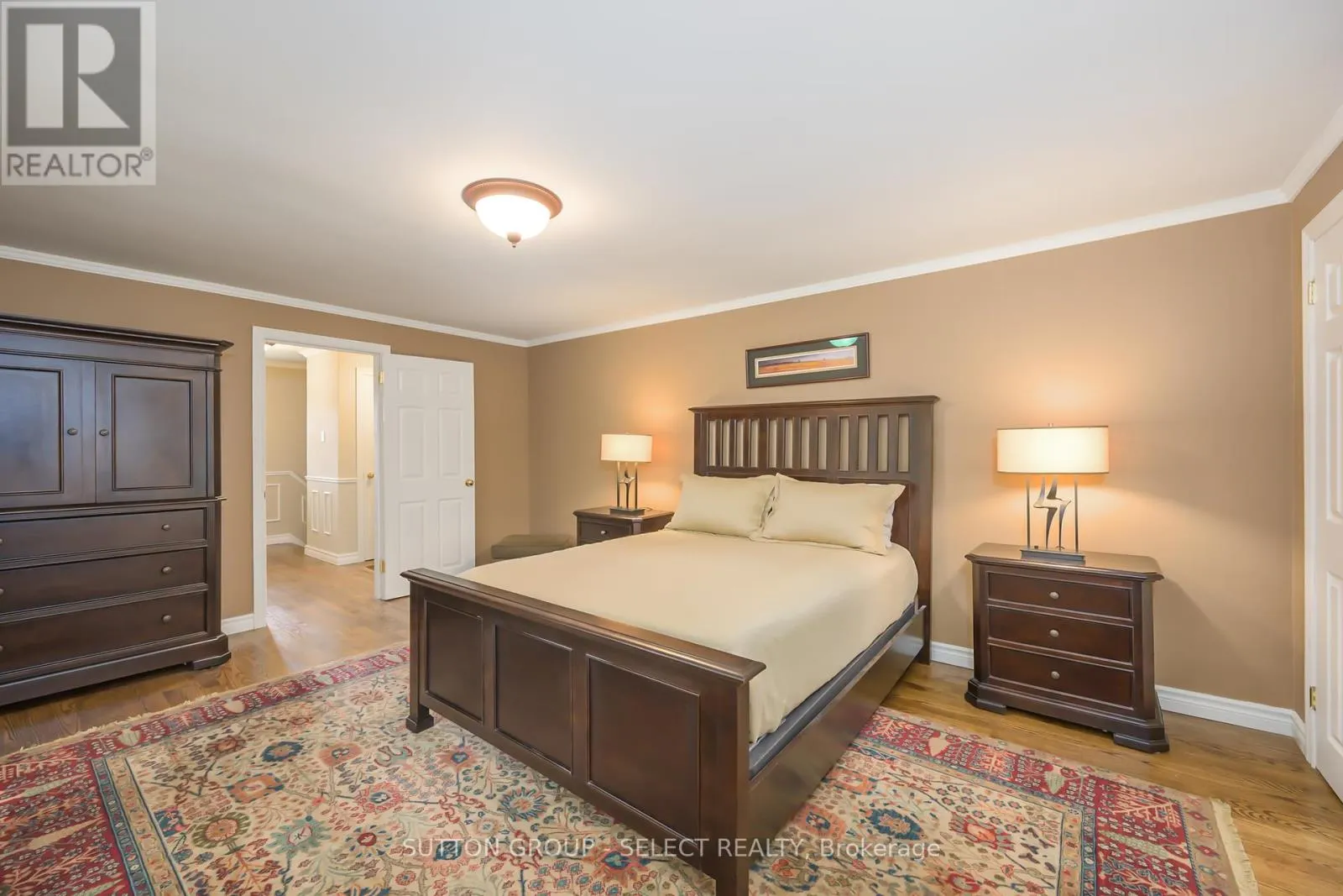272 COMMISSIONERS ROAD E
