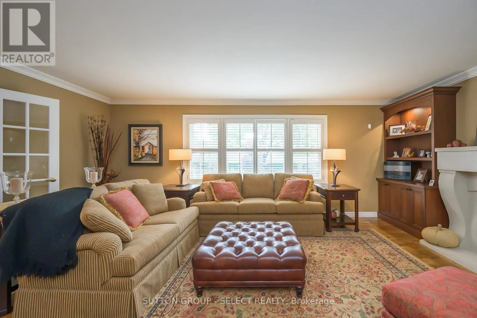 272 COMMISSIONERS ROAD E