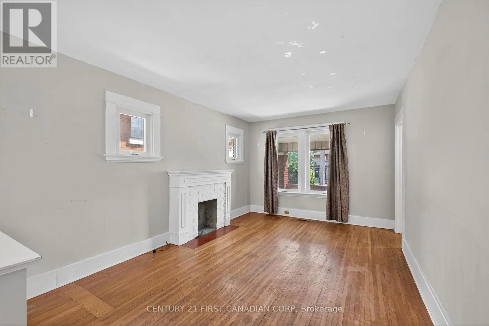 1230 DUNDAS STREET