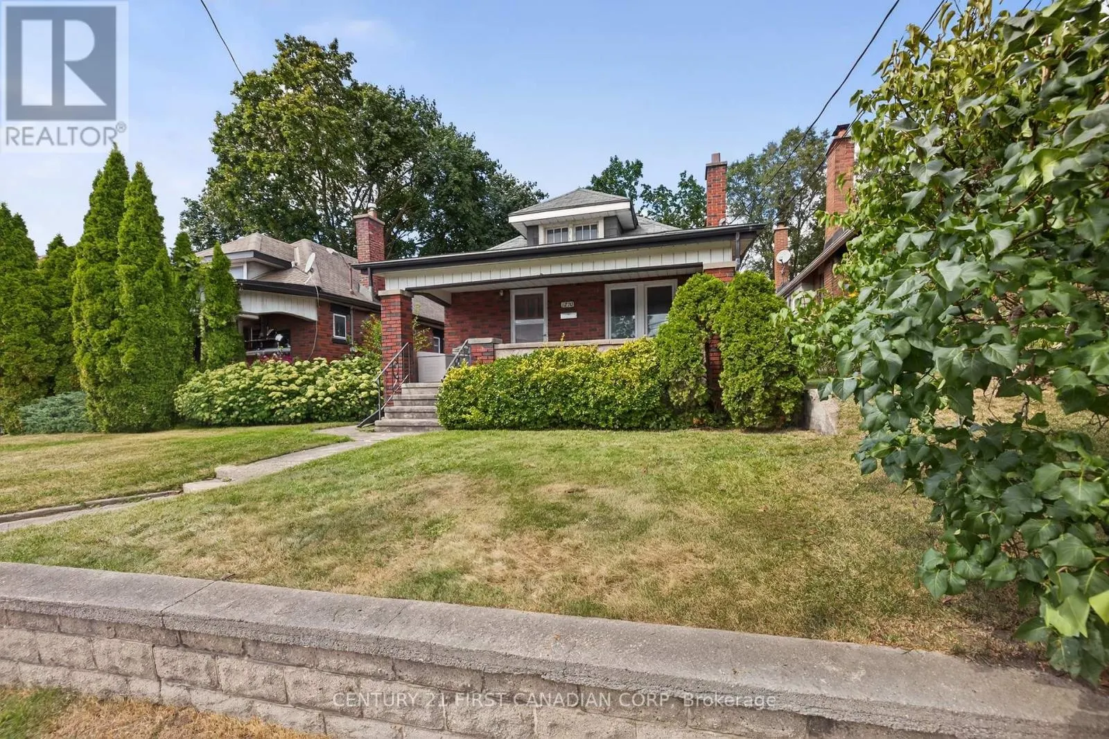 1230 DUNDAS STREET