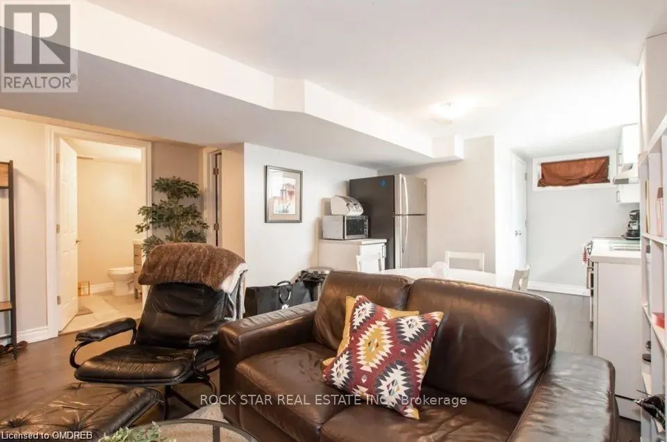 LOWER - 17 RIDGEVIEW AVENUE