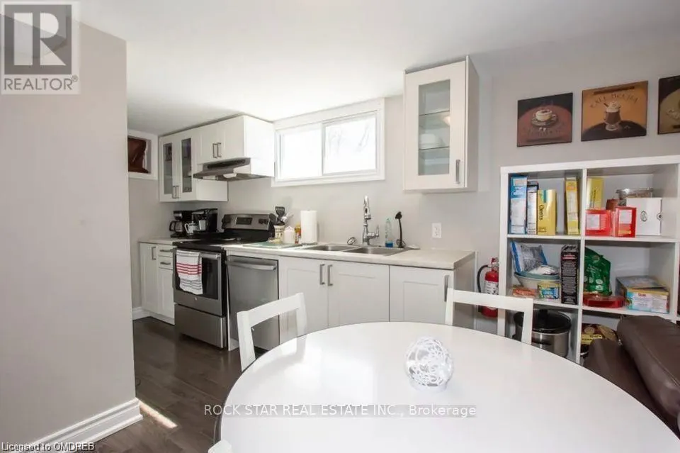 LOWER - 17 RIDGEVIEW AVENUE