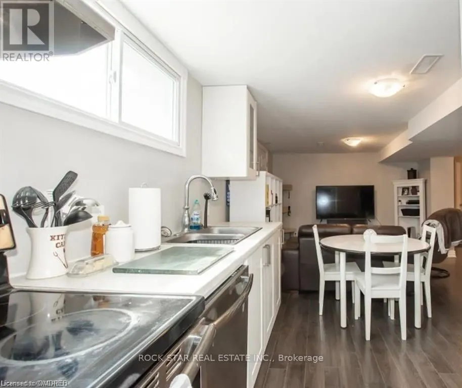 LOWER - 17 RIDGEVIEW AVENUE
