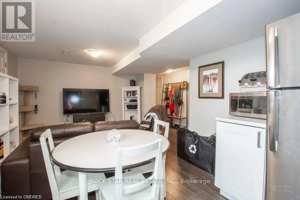 LOWER - 17 RIDGEVIEW AVENUE