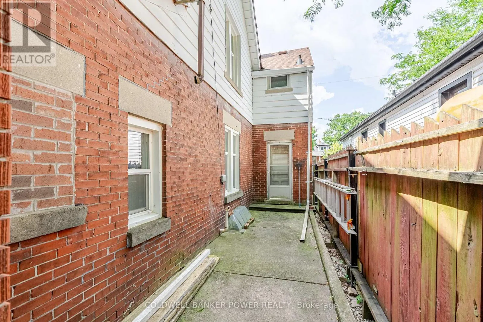 38 LINWOOD STREET