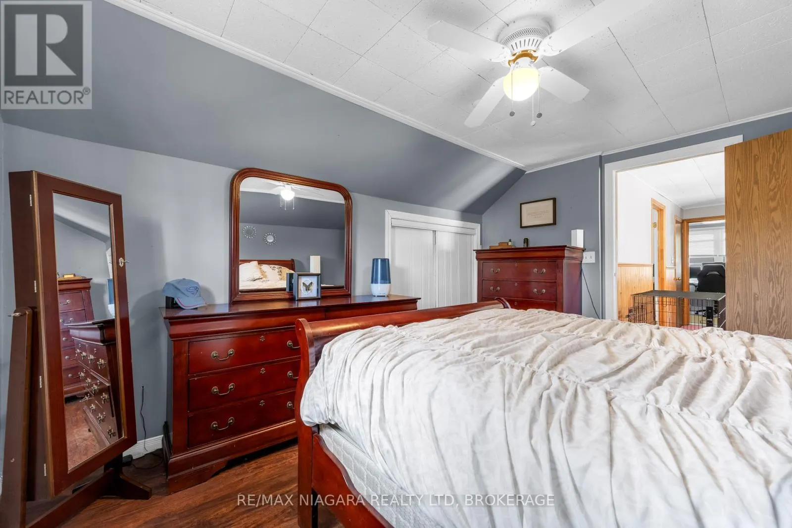 351 CRESCENT ROAD W