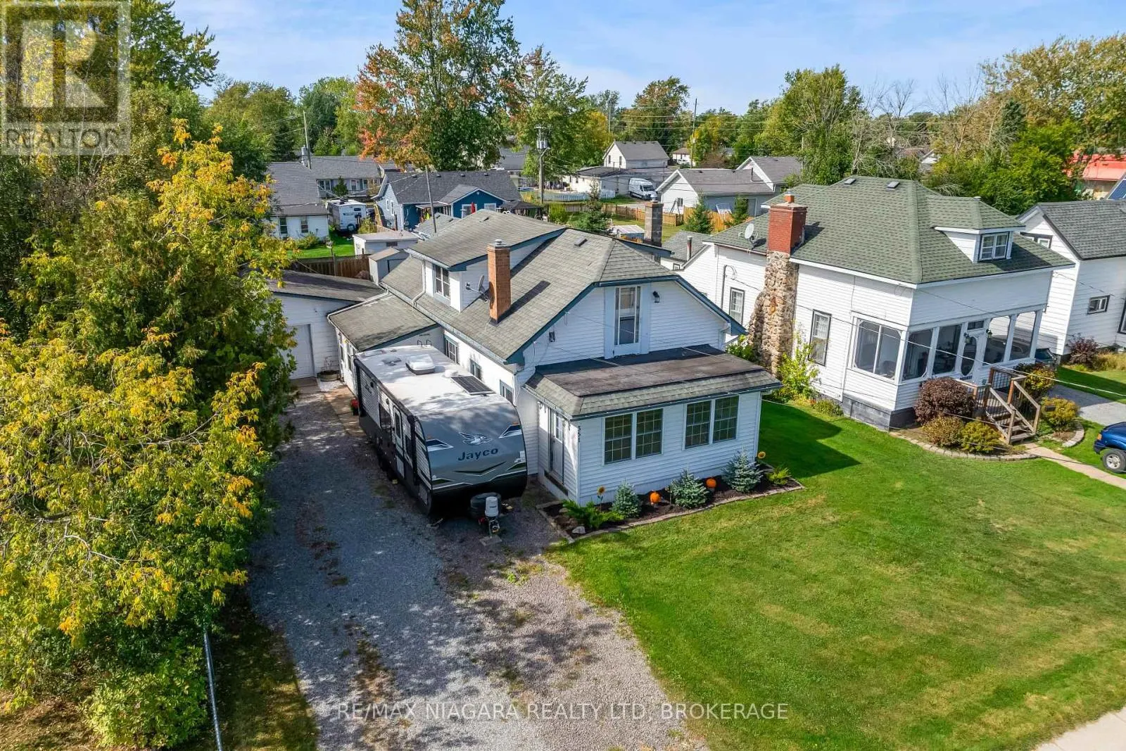 351 CRESCENT ROAD W