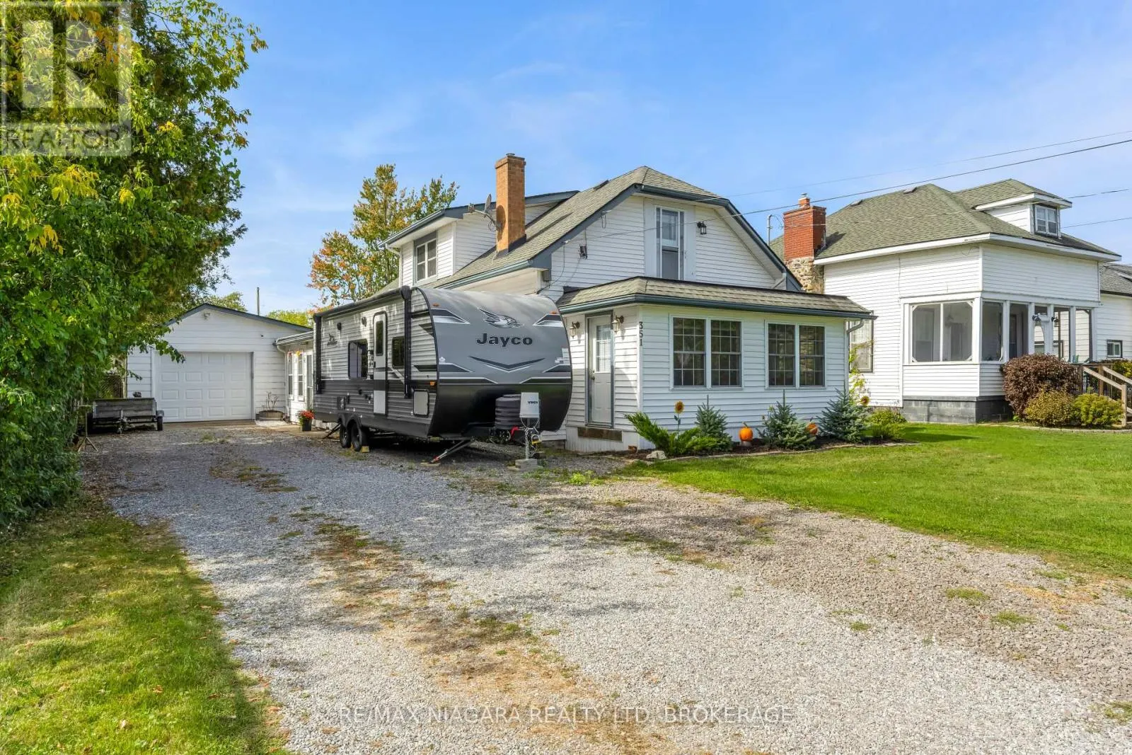351 CRESCENT ROAD W