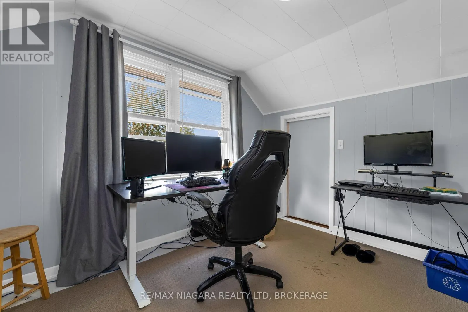 351 CRESCENT ROAD W
