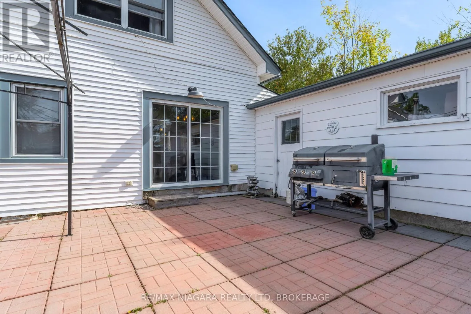 351 CRESCENT ROAD W