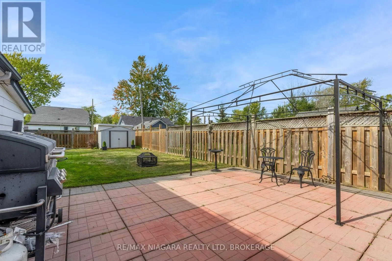 351 CRESCENT ROAD W